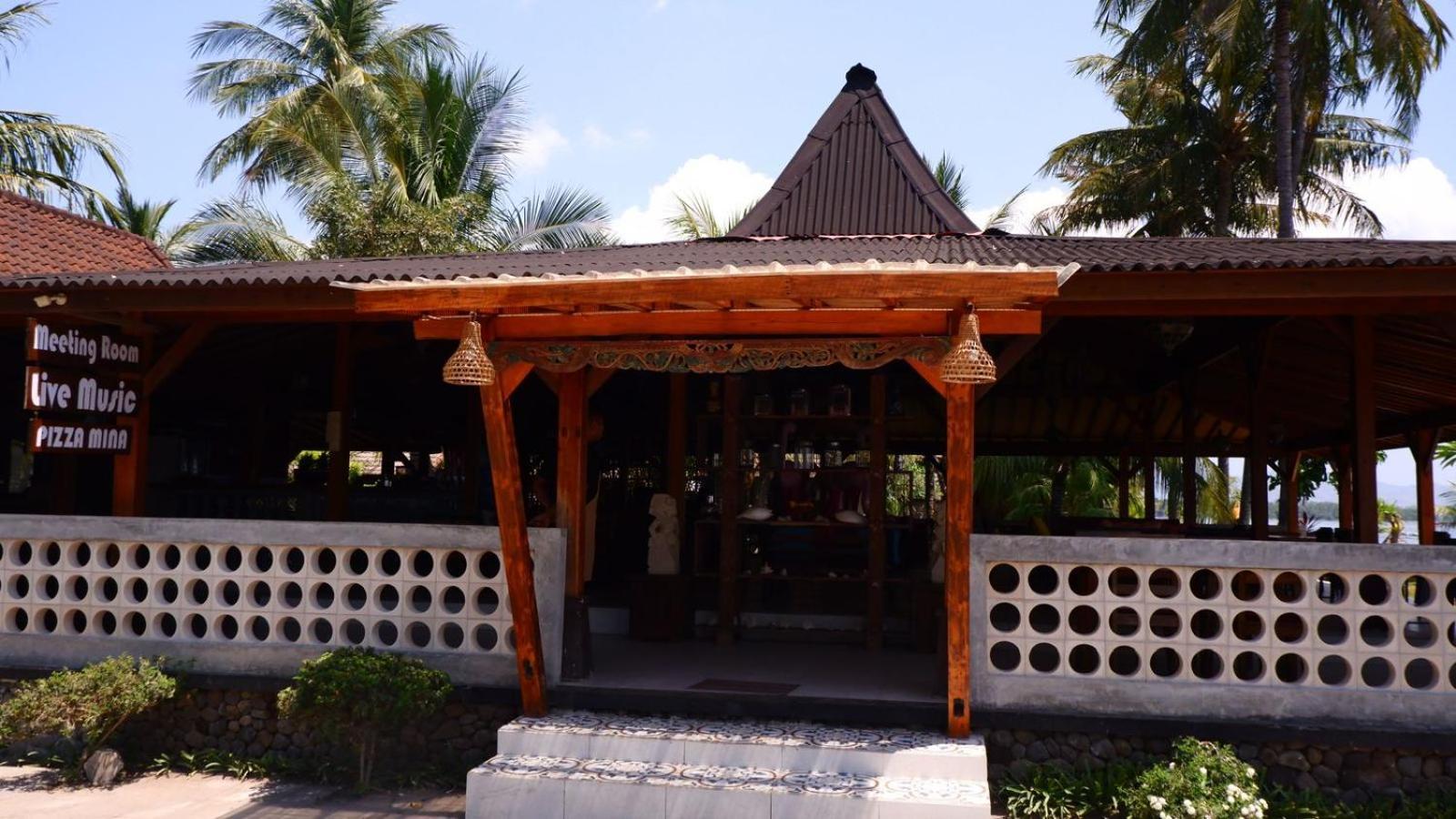 Mina Tanjung Hotel Exterior photo