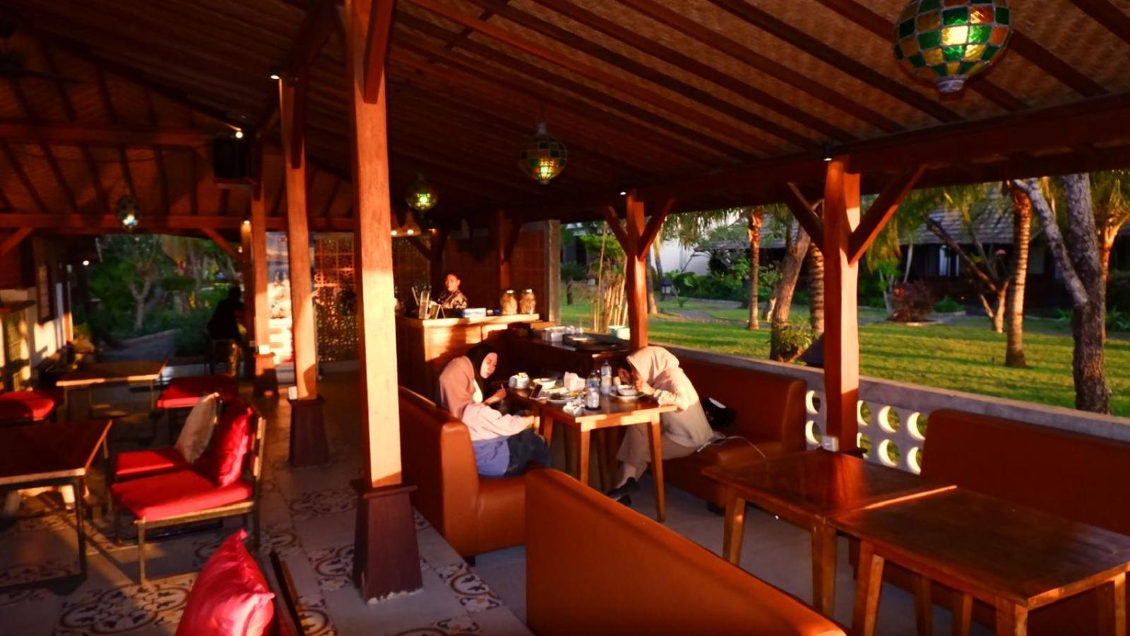 Mina Tanjung Hotel Exterior photo